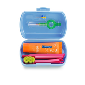 Купить: Curaproxs Be You набор дорожный в голубом боксе: щетка зубная складная, паста, набор межзубных ершиков с держателем